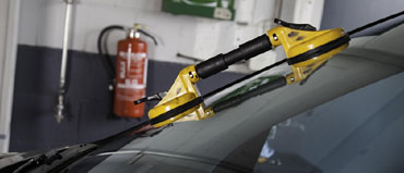 Why Timely Car Windshield Replacement is Crucial
